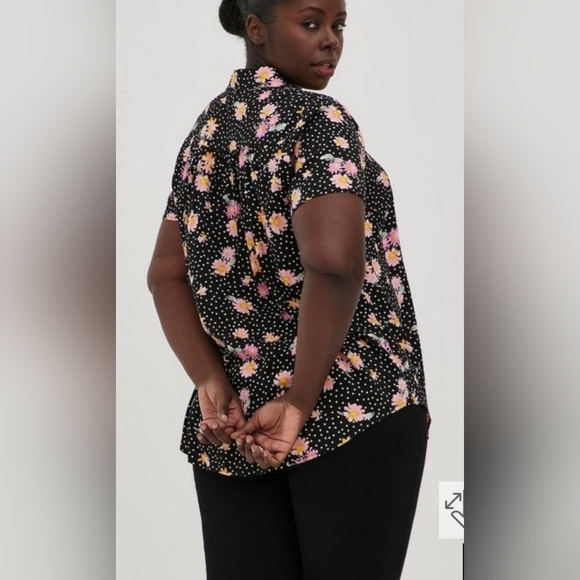 TORRID Sz 6X Polka Dot Floral Button Down Blouse - Picture 2 of 8
